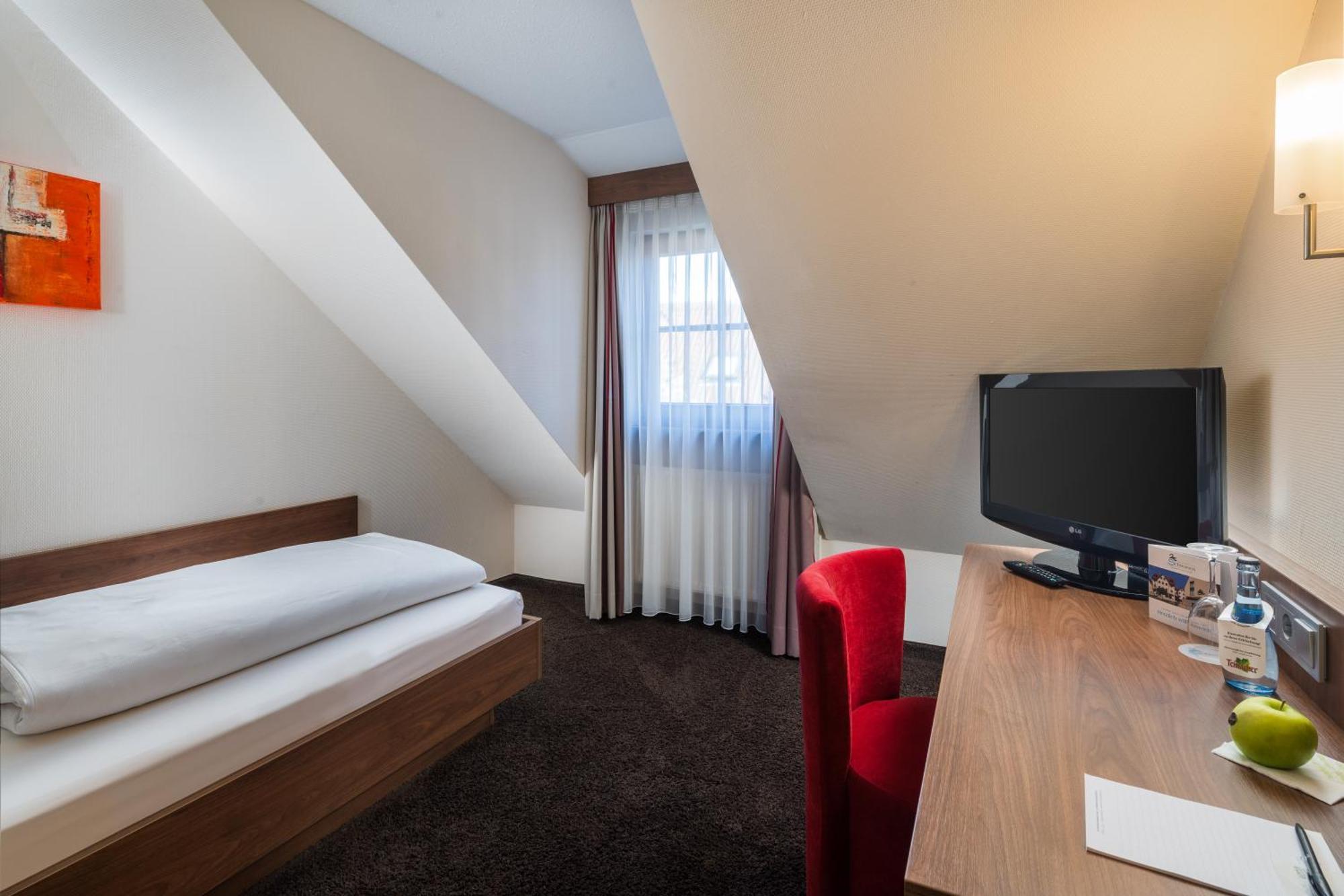 Hotel Schwanen Köngen Exteriér fotografie