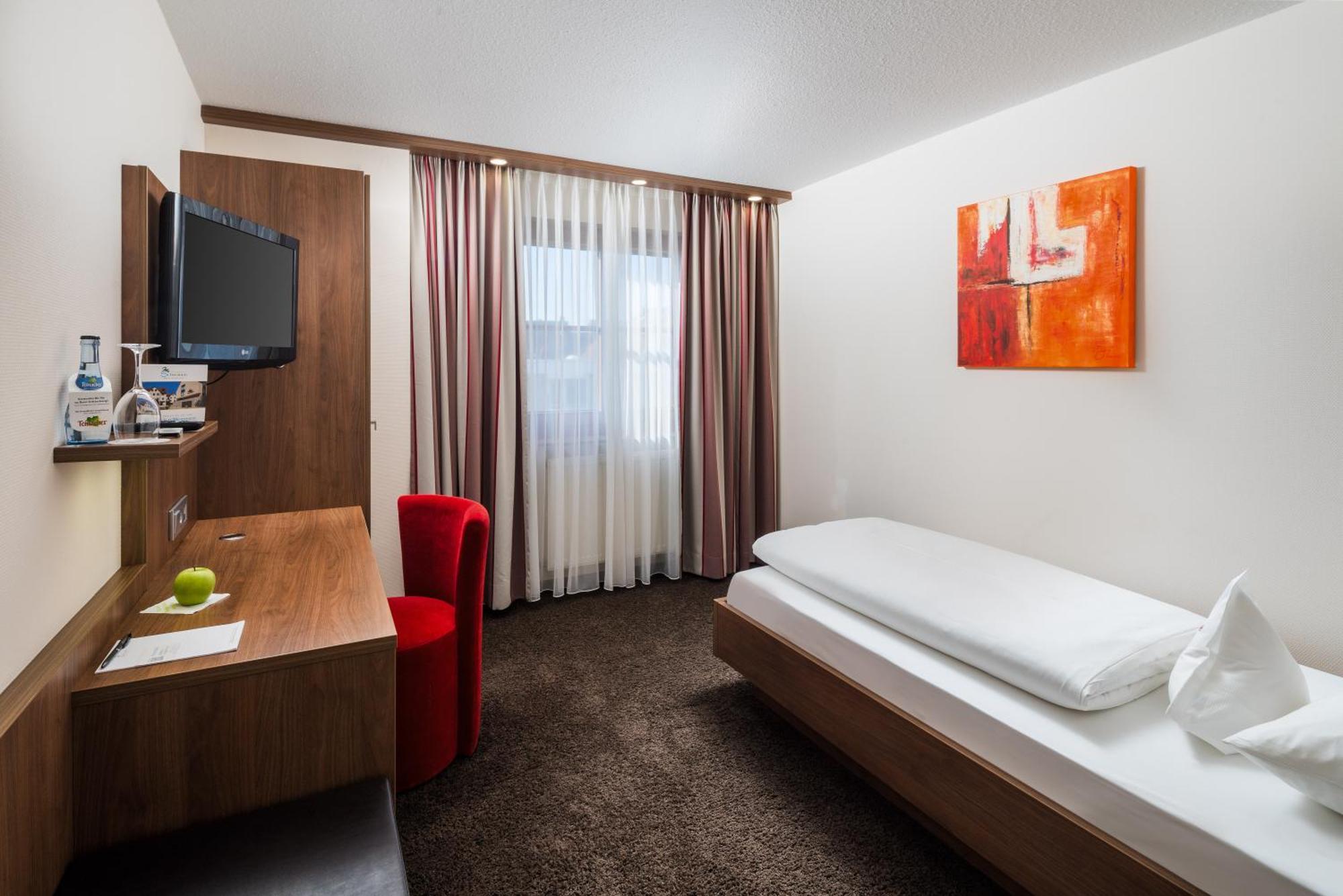 Hotel Schwanen Köngen Exteriér fotografie